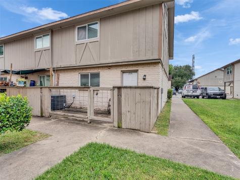 1701 Upland Drive 216 Houston TX 77043