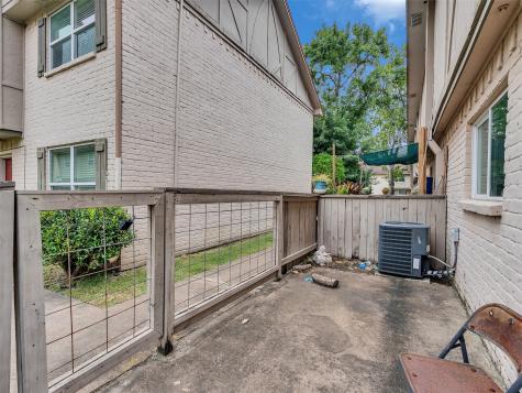 1701 Upland Drive 216 Houston TX 77043