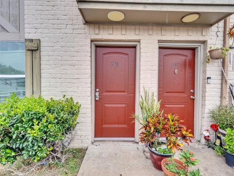 1701 Upland Drive 216 Houston TX 77043