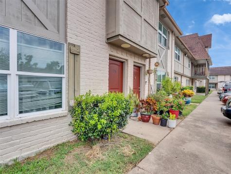 1701 Upland Drive 216 Houston TX 77043