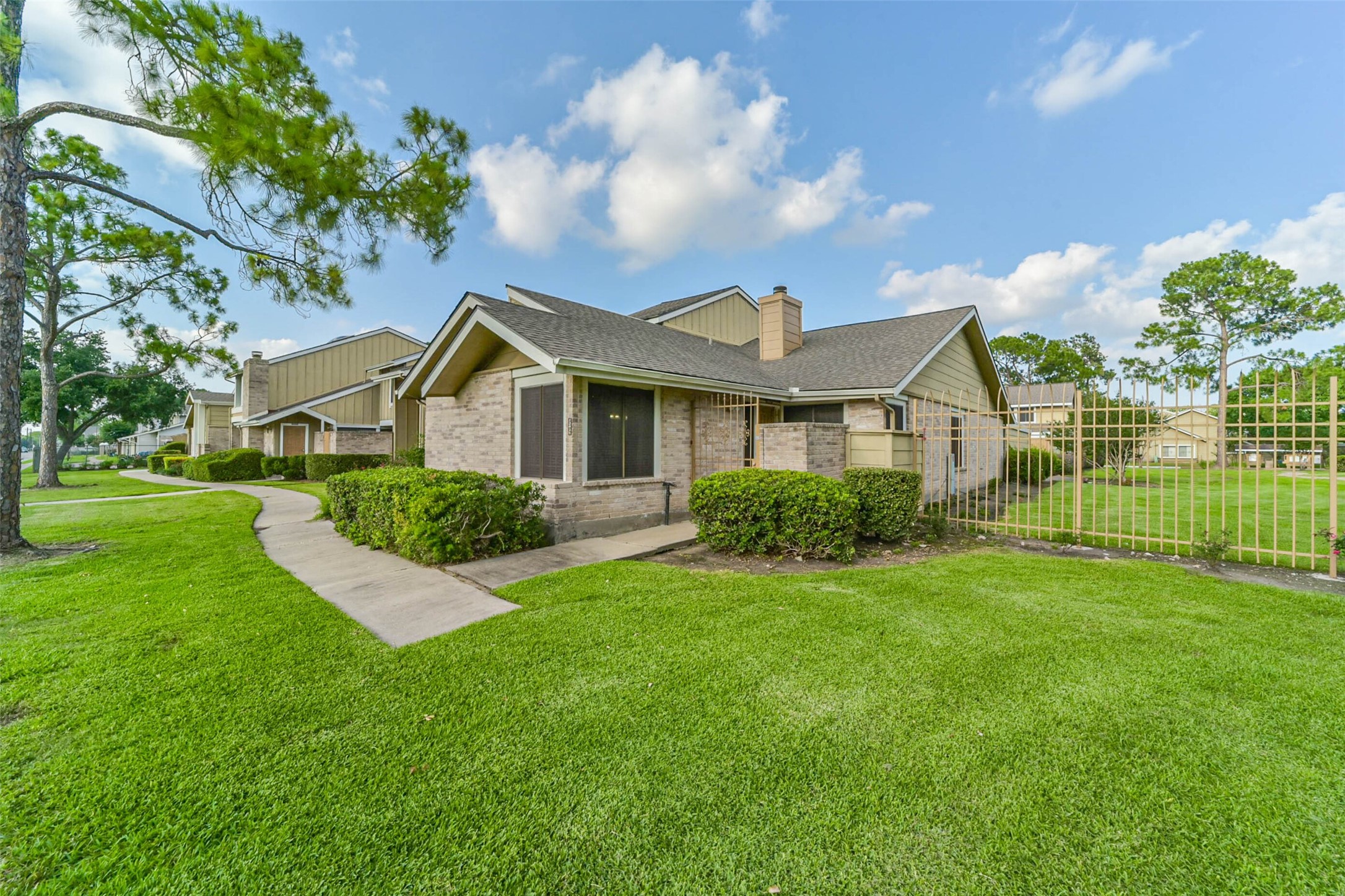 12021 Bob White Drive Houston TX 77035