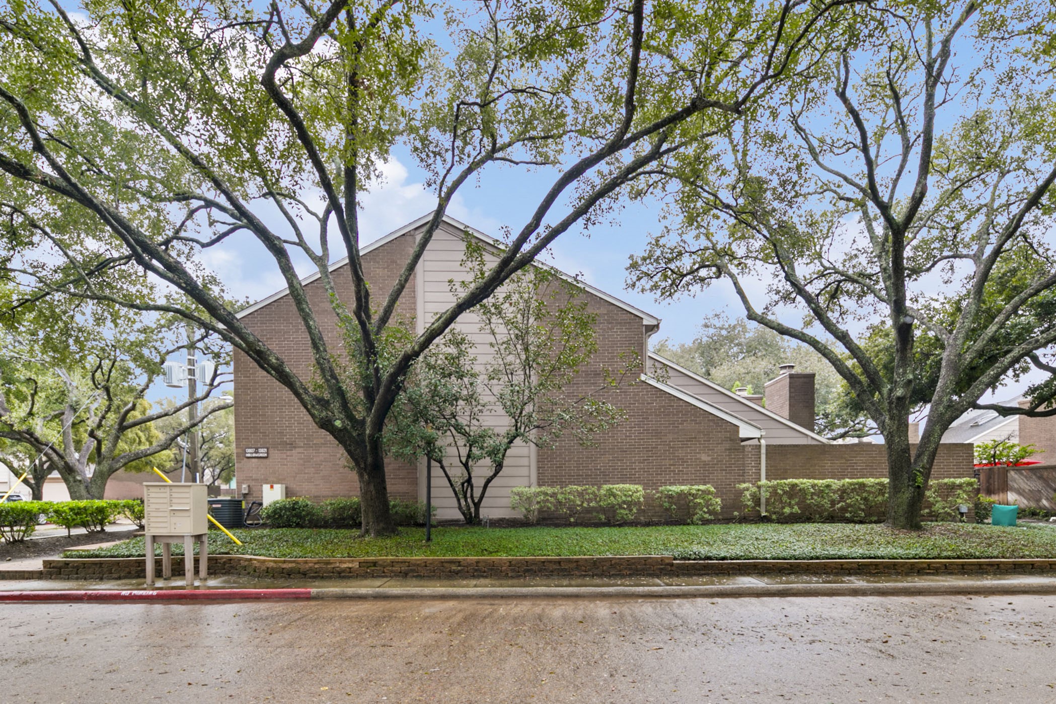 13807 Hollowgreen Drive Houston TX 77082