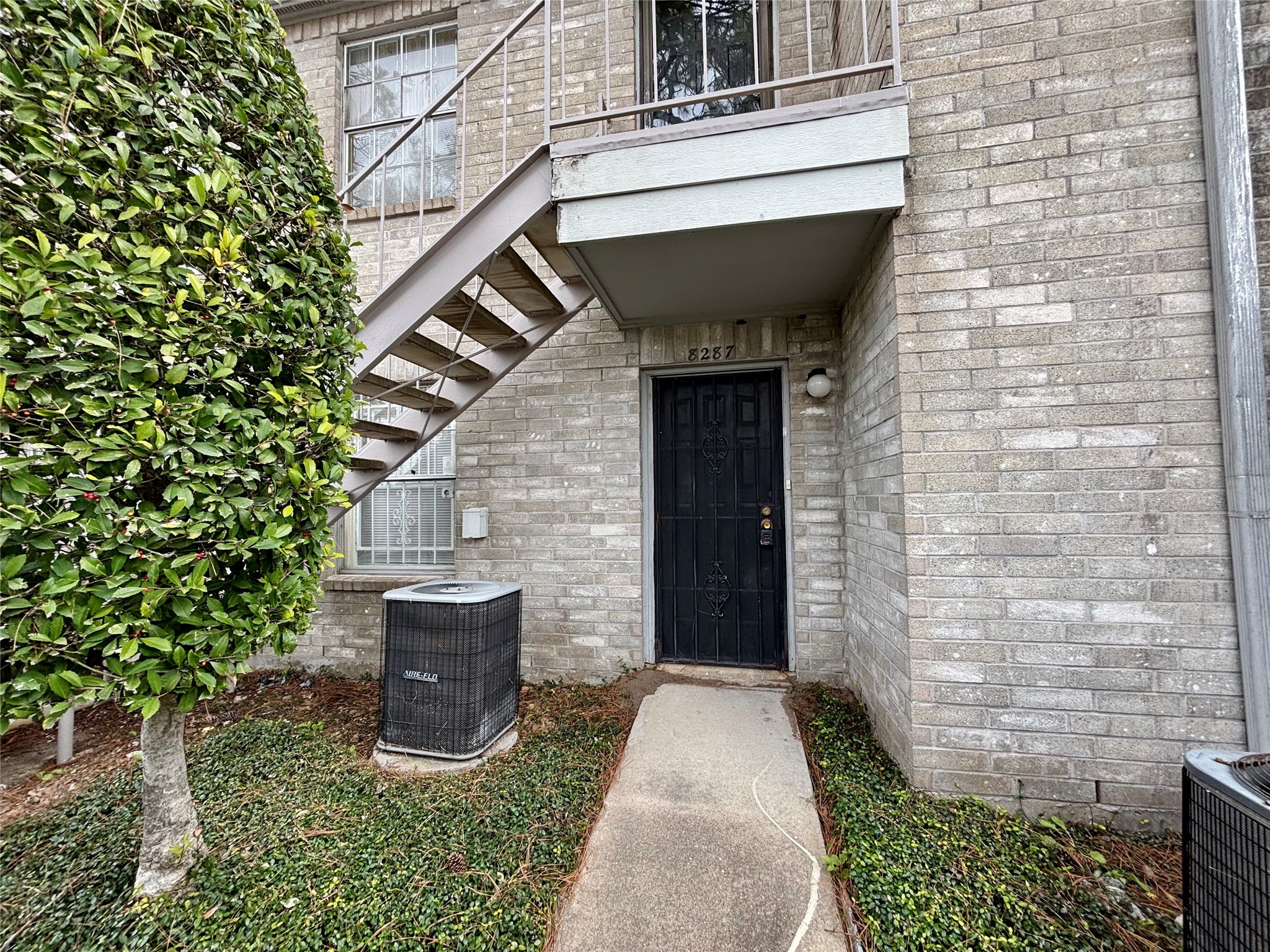 8287 Creekbend Drive 8287 Houston TX 77071