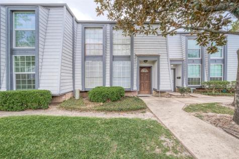 10165 Beekman Place Drive Houston TX 77043