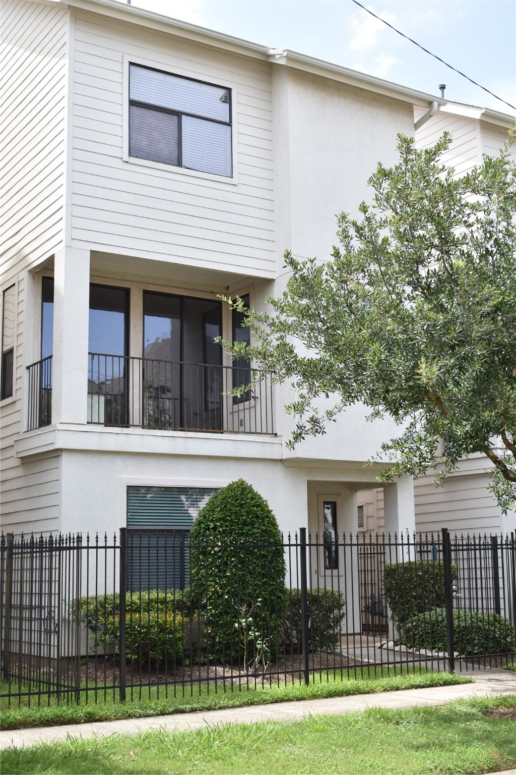 712 Live Oak Street Houston TX 77003
