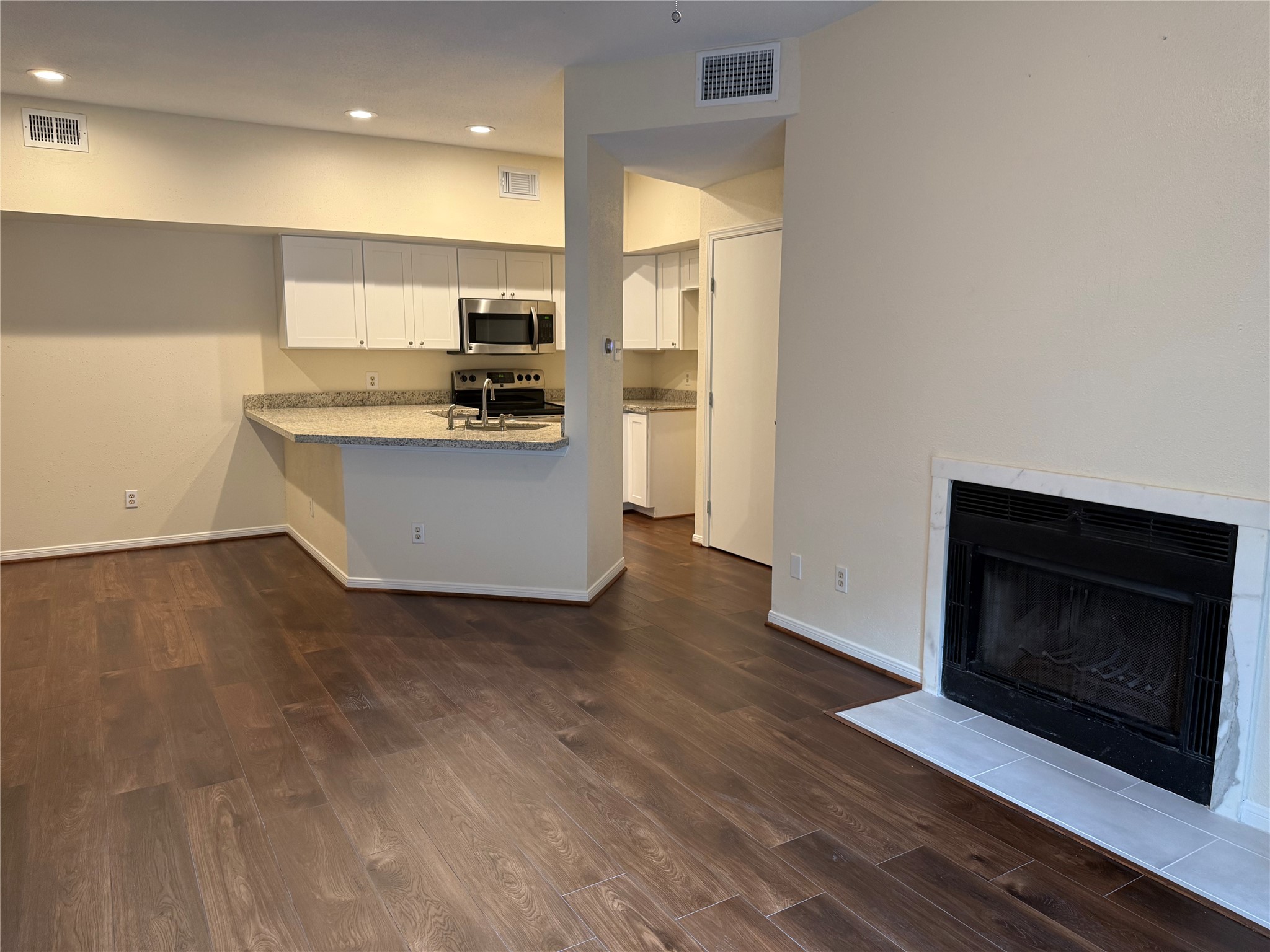 2121 El Paseo Street 2003 Houston TX 77054