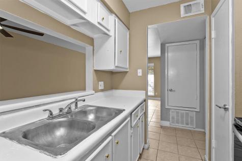 201 W Rosamond Street 61 Houston TX 77076