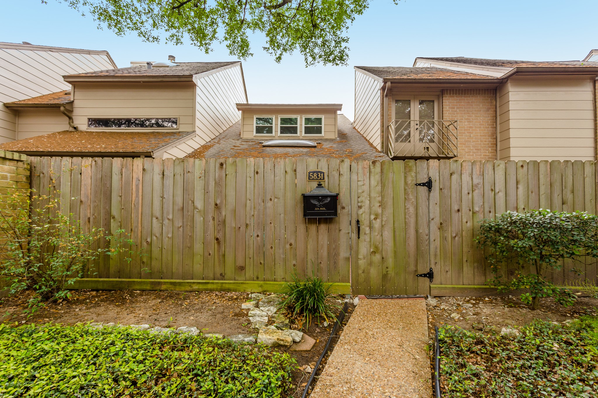 5831 Sampley Way Houston TX 77092