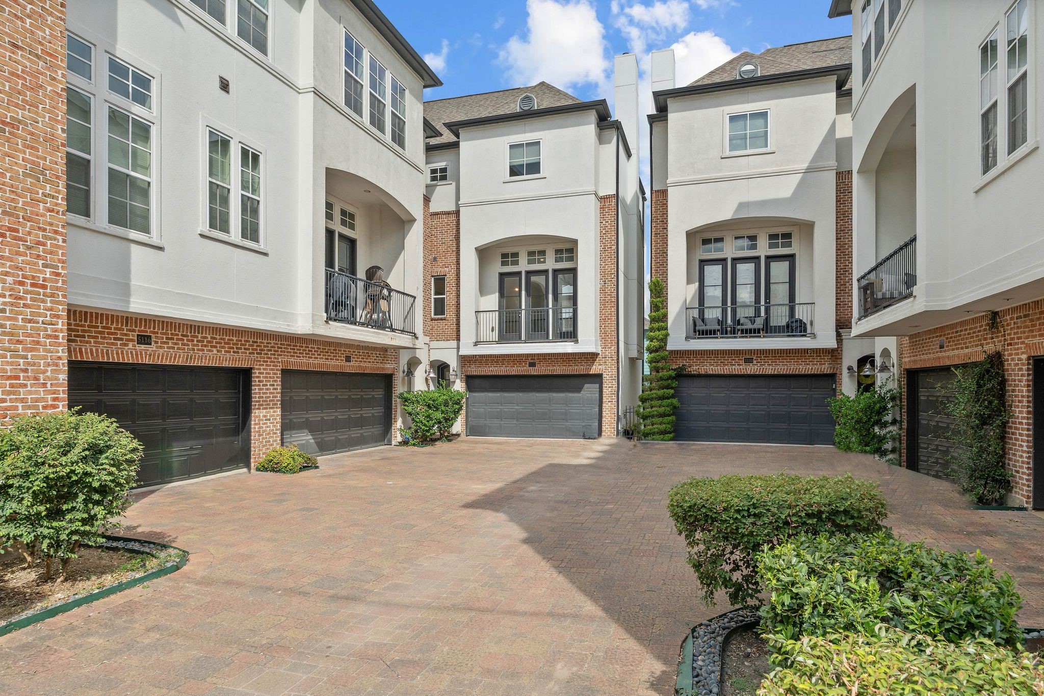 5112 Larkin Street Houston TX 77007