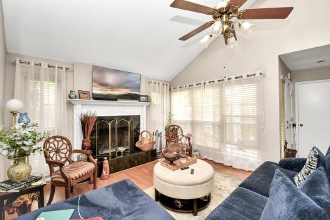 13958 Hollowgreen Drive 25 Houston TX 77082