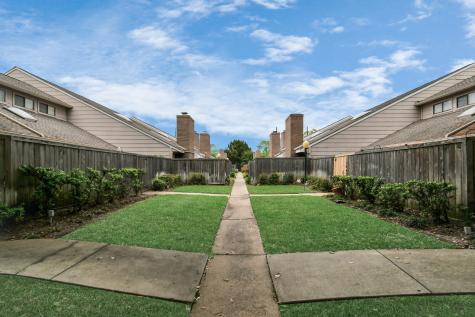 13958 Hollowgreen Drive 25 Houston TX 77082