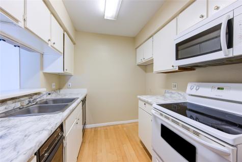 3055 Walnut Bend Lane 21 Houston TX 77042