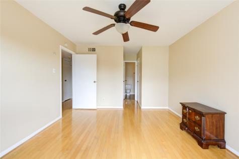 3055 Walnut Bend Lane 21 Houston TX 77042