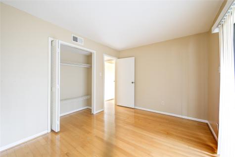 3055 Walnut Bend Lane 21 Houston TX 77042