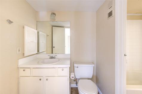 3055 Walnut Bend Lane 21 Houston TX 77042