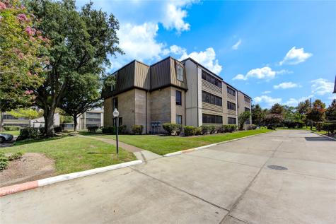 3055 Walnut Bend Lane 21 Houston TX 77042