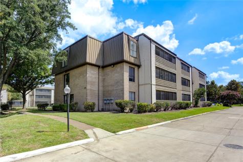 3055 Walnut Bend Lane 21 Houston TX 77042
