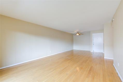 3055 Walnut Bend Lane 21 Houston TX 77042
