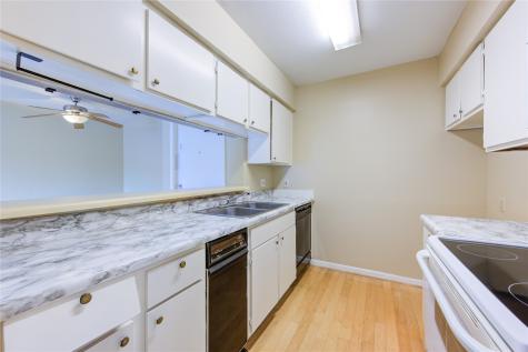 3055 Walnut Bend Lane 21 Houston TX 77042