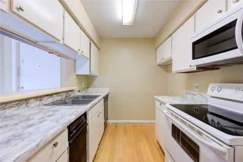 3055 Walnut Bend Lane 21 Houston TX 77042