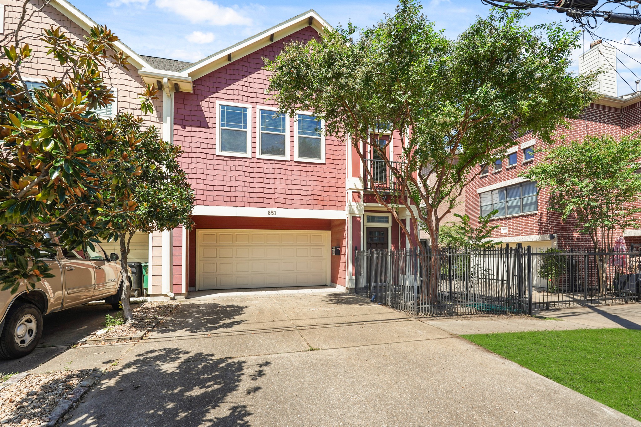 851 W 25th Street Houston TX 77008