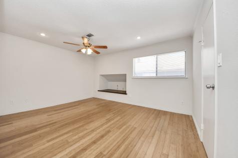 6601 Sands Point Drive 54 Houston TX 77074