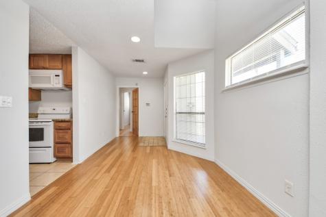 6601 Sands Point Drive 54 Houston TX 77074