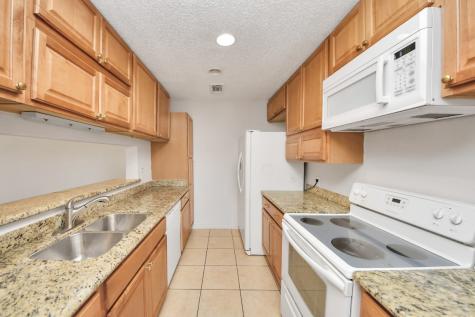 6601 Sands Point Drive 54 Houston TX 77074