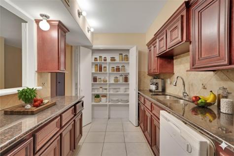 11550 Chimney Rock Road 324 Houston TX 77035