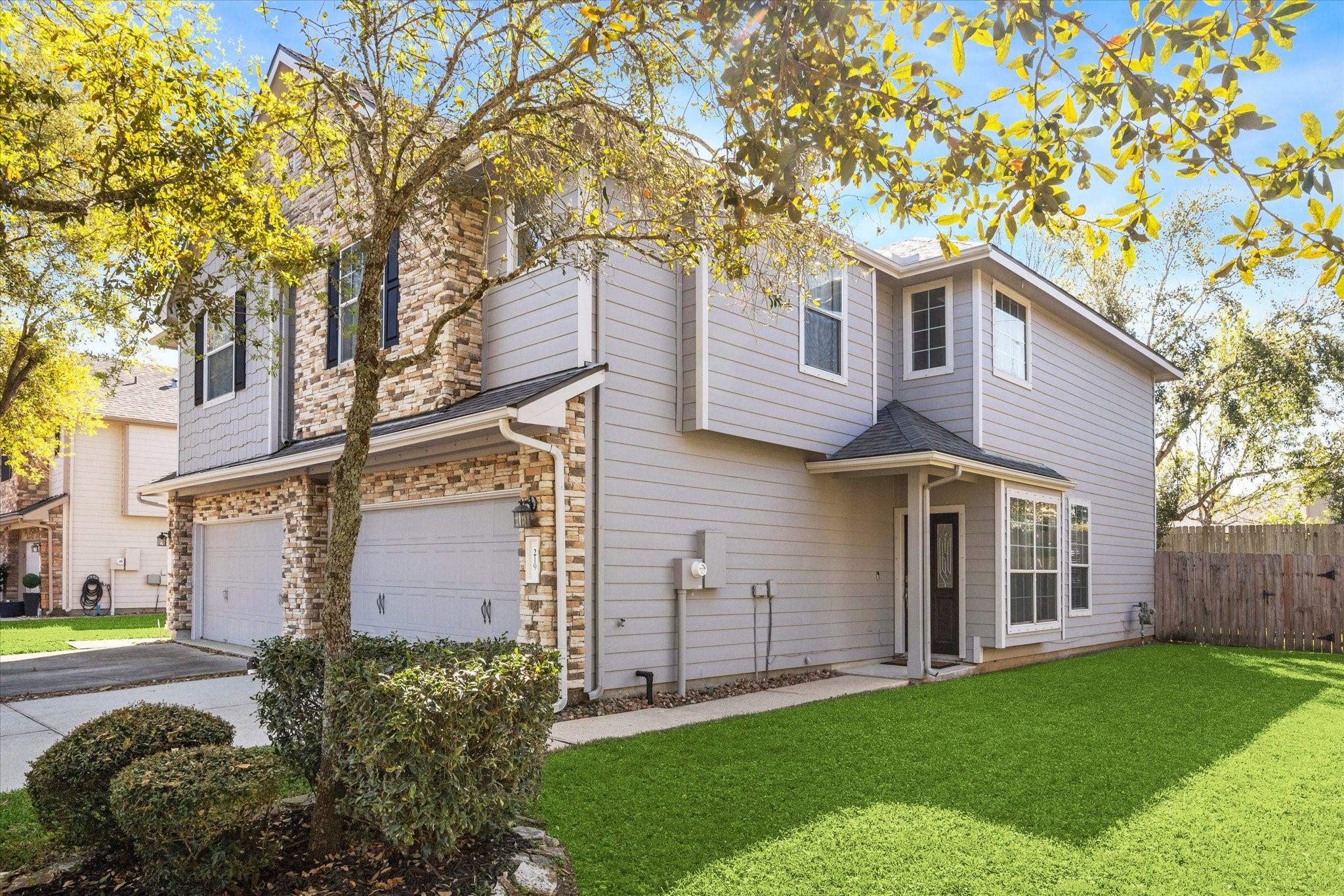 219 Drake Run Lane Dickinson TX 77539