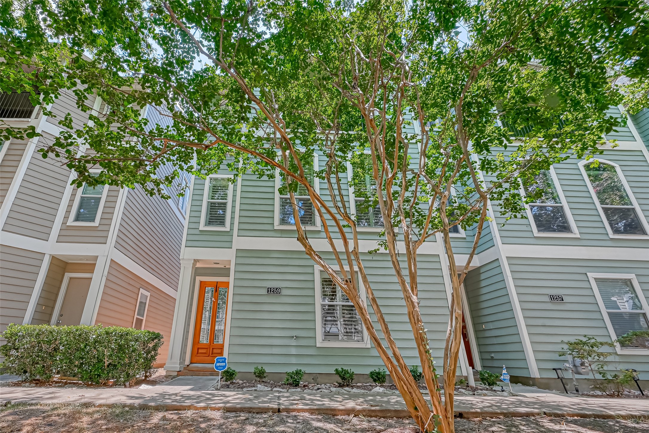 1259 W 17th Street Houston TX 77008