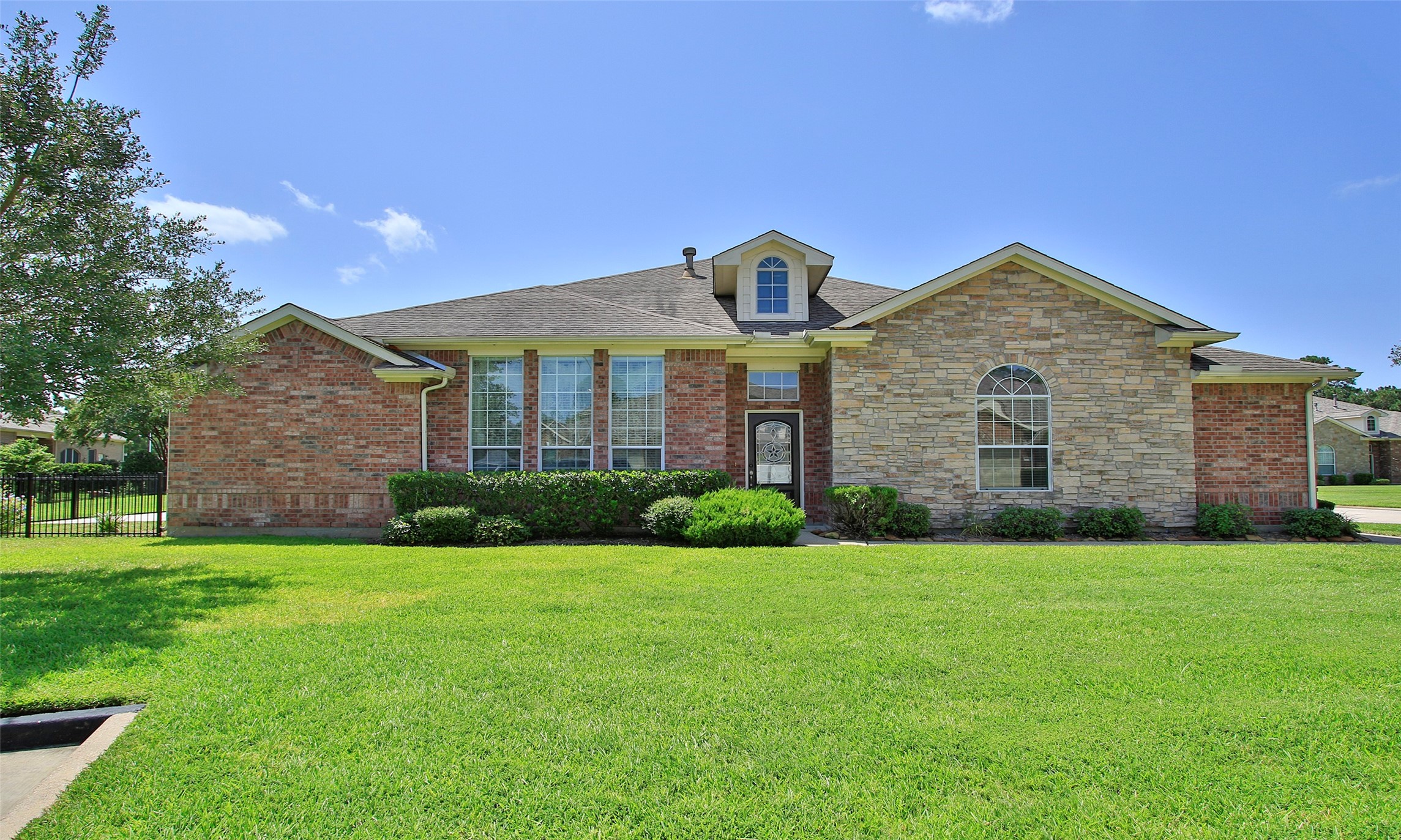 8523 Willow Loch Drive Spring TX 77379