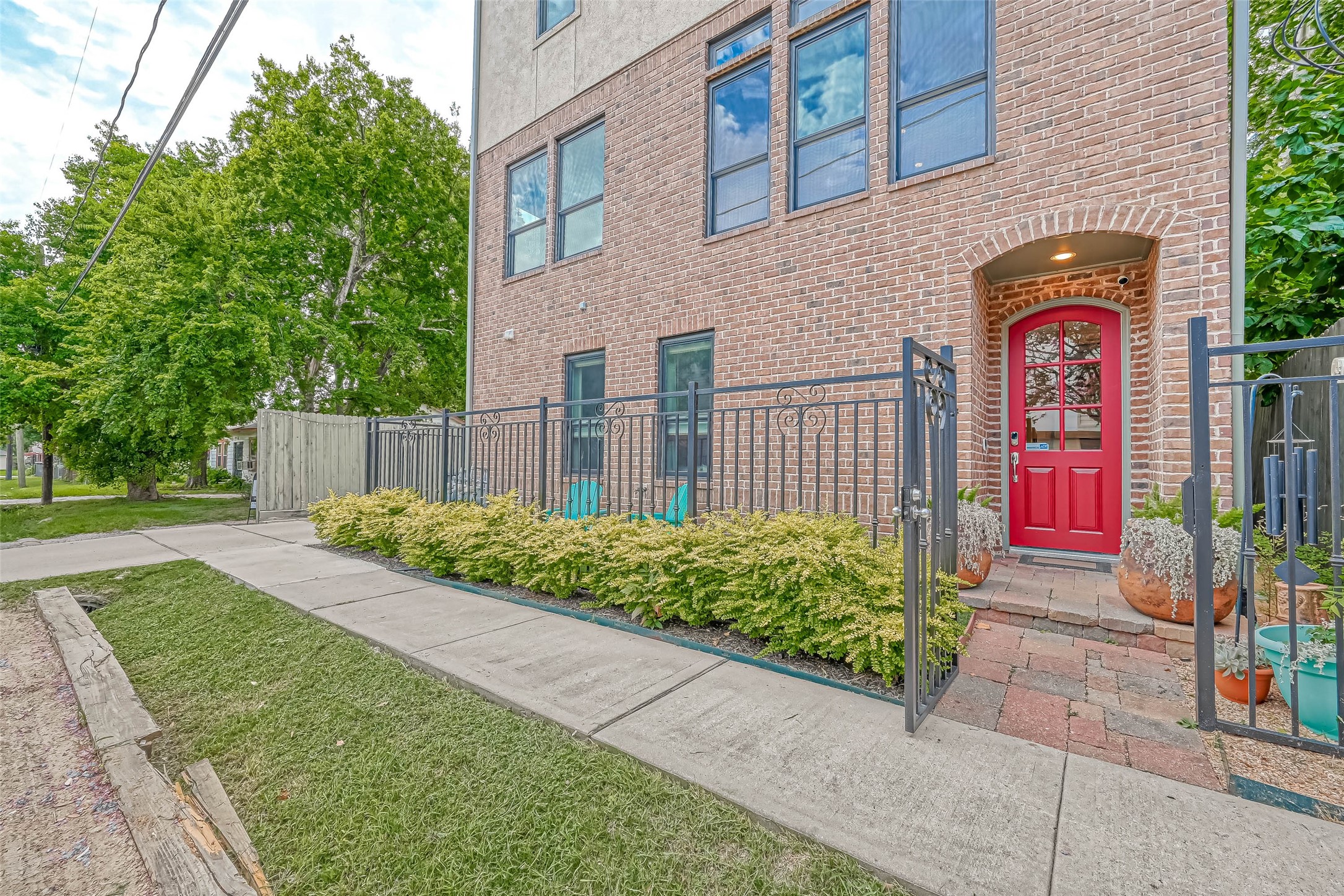 5225 Petty Street C Houston TX 77007