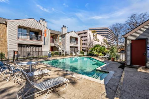 2025 Augusta Drive 304 Houston TX 77057