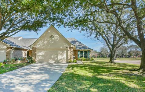 927 Woodfern Glen Lane Pearland TX 77584