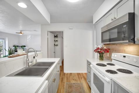 2401 Sycamore Avenue D9 Huntsville TX 77340