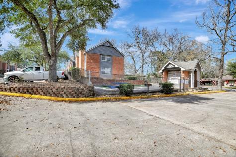 2401 Sycamore Avenue D9 Huntsville TX 77340