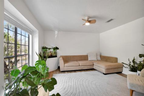 2401 Sycamore Avenue D9 Huntsville TX 77340
