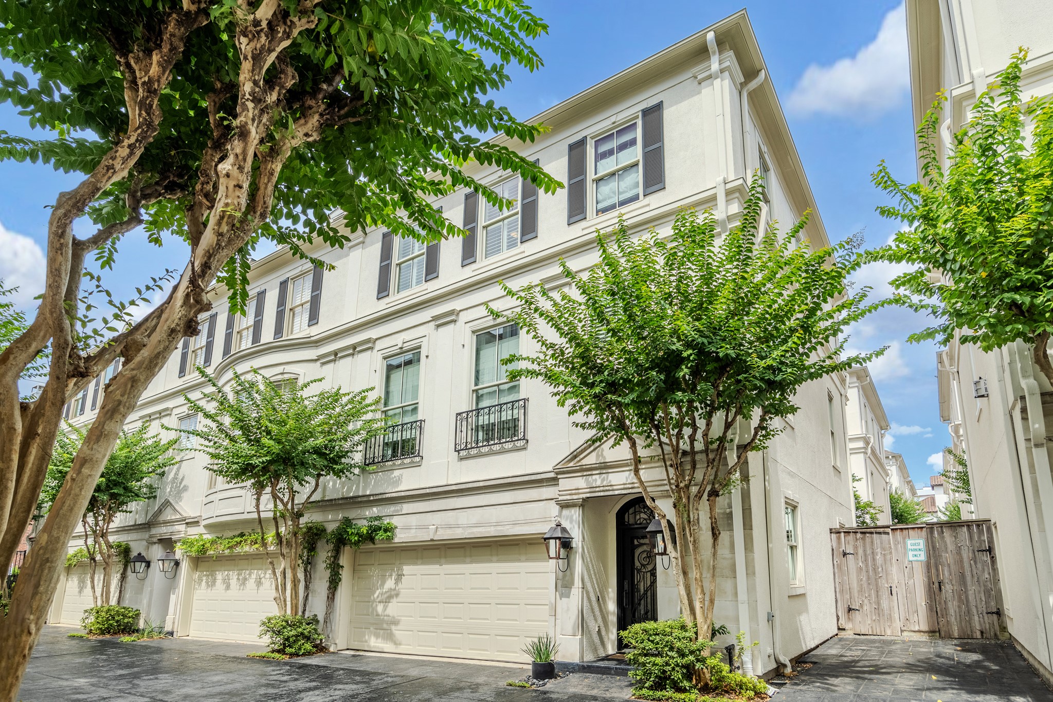 158 Oak Place Drive Houston TX 77006