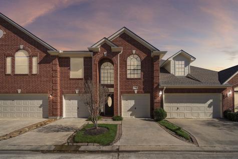 1408 S Friendswood Drive 105 Friendswood TX 77546