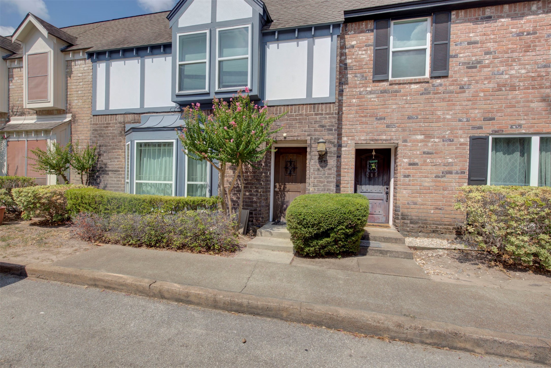 840 Threadneedle Street E 208 Houston TX 77079
