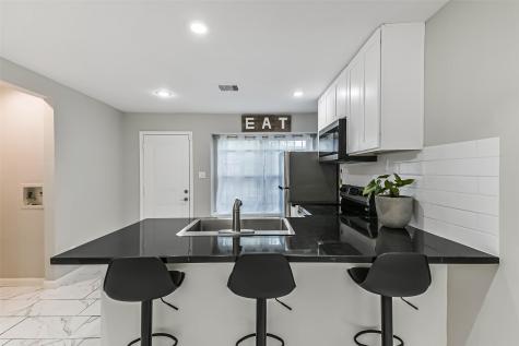 6853 Chasewood Drive Houston TX 77489