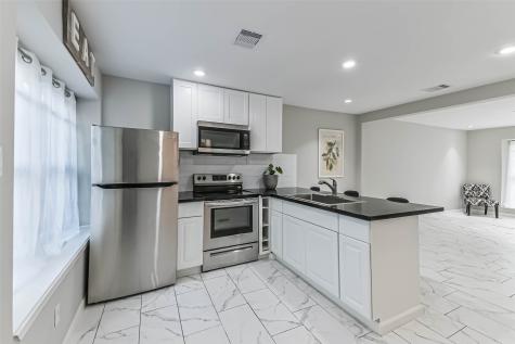 6853 Chasewood Drive Houston TX 77489