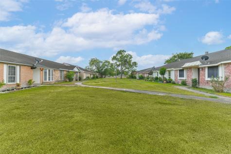 6853 Chasewood Drive Houston TX 77489