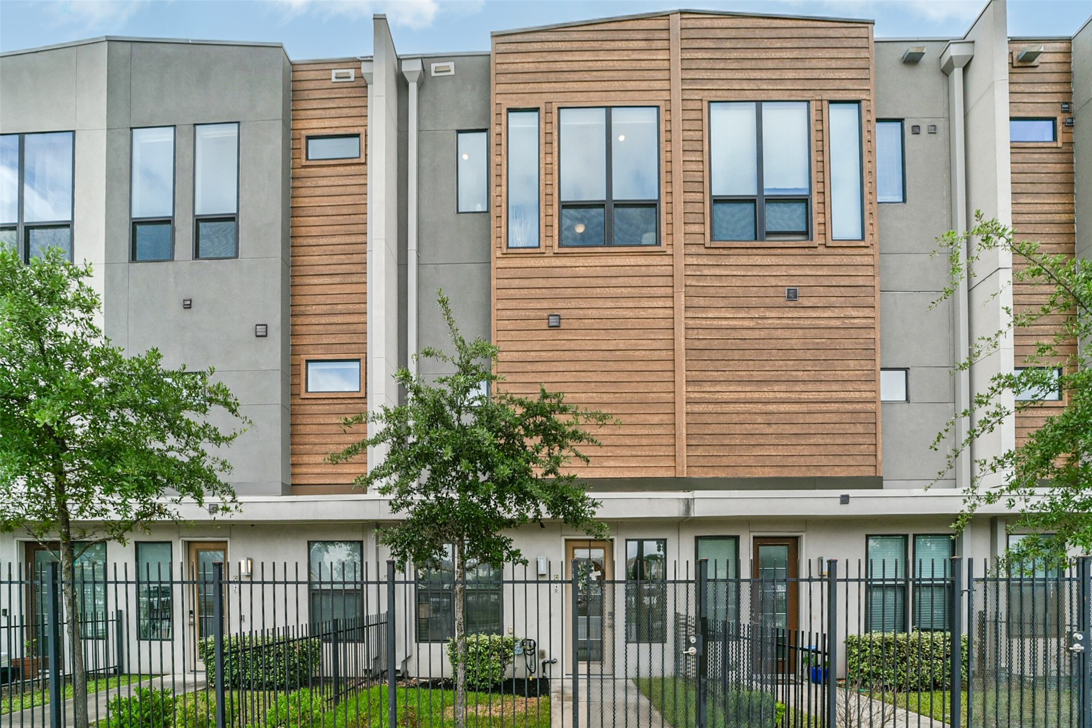 2401 Crawford Street C4d Houston TX 77004