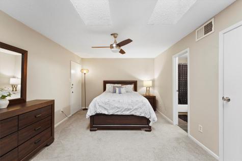 10855 Meadowglen Lane 729 Houston TX 77042
