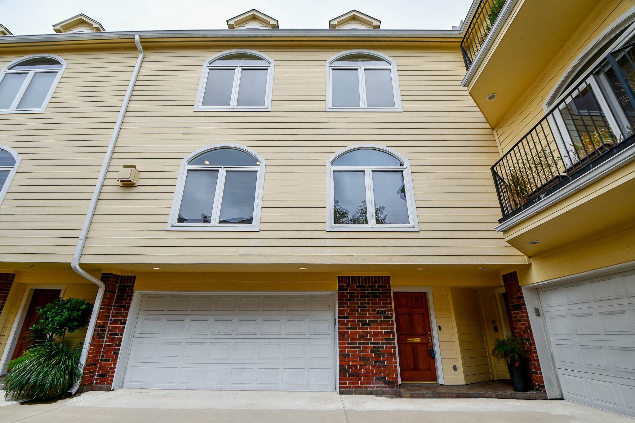 402 W Saulnier Street Houston TX 77019