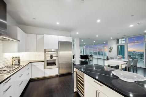 4521 San Felipe Street 2304-5 Houston TX 77027