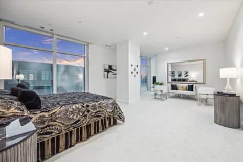 4521 San Felipe Street 2304-5 Houston TX 77027