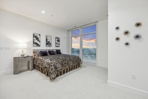 4521 San Felipe Street 2304-5 Houston TX 77027